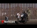 Polémico video de expulsión de varios migrantes en la frontera con Texas | Noticias Telemundo