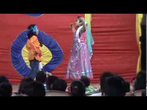 Kyon aage peeche dolte ho dance by Dhriti