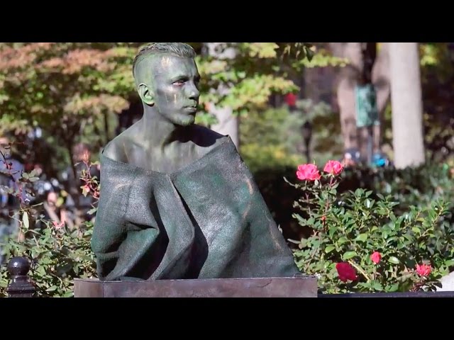 Human Statue Prank - Video
