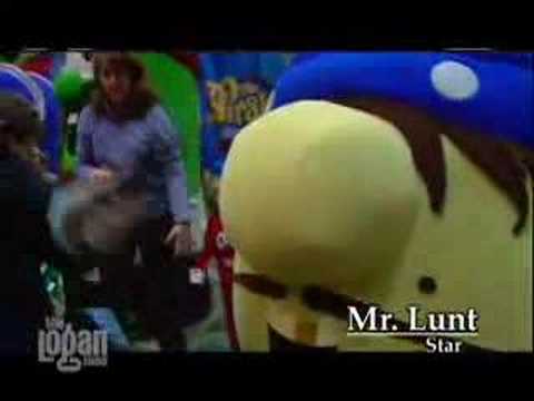 ONLINE EXCLUSIVE: Veggie Tales Premiere: Pirates Who Don't..