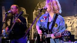 Watch Mary Chapin Carpenter Read My Lips video