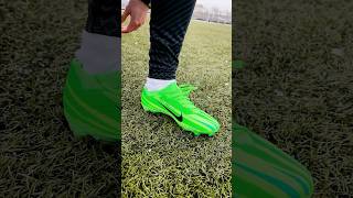 ASMR 🔊 with Vini Jr and Mbappe’s new boots 🤩