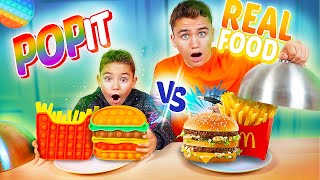 Pop It Food VS Real Food - Pop It Challenge Swan et Néo