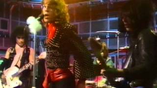 Watch New York Dolls Looking For A Kiss video