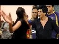 Shahrukh Khan gets SLAPPED by a woman in PUBLIC | Fan Trailer Launch Shahrukh Khan gets SLAPPED by a woman in PUBLIC | Fan Trailer Launch