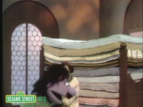 Sesame Street: Kermit Reports News OnThe Princess Mattress
