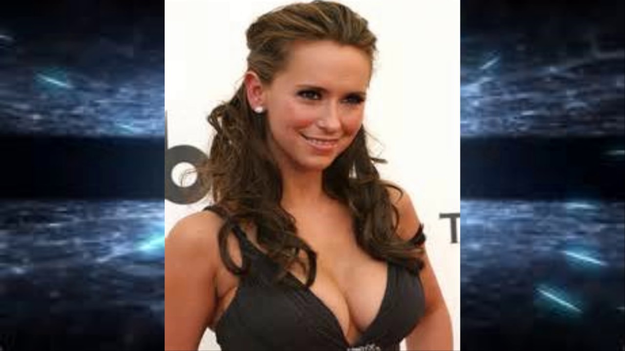 Jennifer Love Hewitt Ensenando Sus Grandes Pechos 3