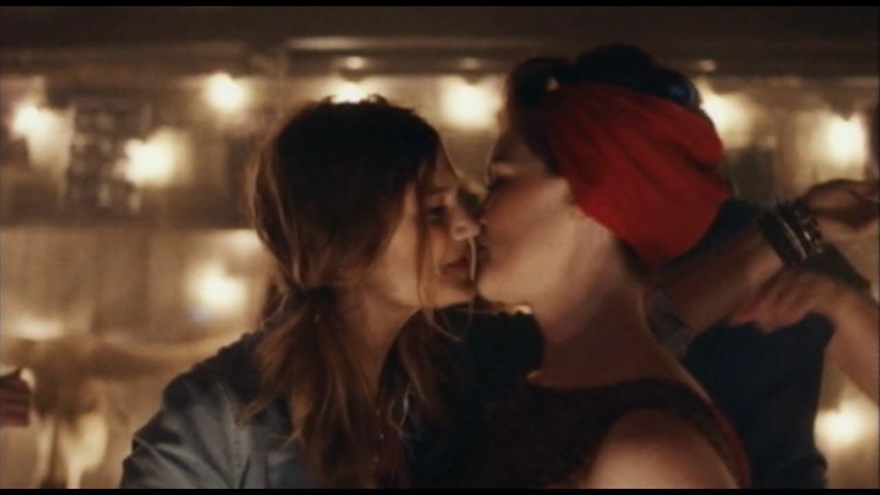 Lesbians smoking kissing stripping leads anal free porn pic