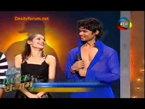 Shweta tiwari kisses avinash nd gauri 4 their mindblowing dhak...