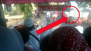 Viral !! Bus Harapan Jaya Diamuk Pengemudi Mobil