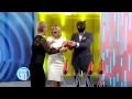 Conductora de TV casi se dispara con pistola de clavos en vivo, INCREIBLE!!! HD