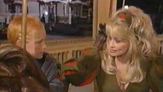Watch Dolly Parton Santa Claus Is Comin To Town video
