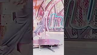 Andrea Legarreta Bailando En Un Tubo