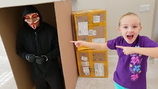 Mailing the Gingerbread Man GM in a Box to Twin Toys GONE WRONG!!! Escape Caught on Camera!