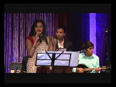 Zara Haule Haule Chalo More Saajna