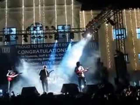 Bomb Bomb Phata (Ali Azmat live Iqra university)