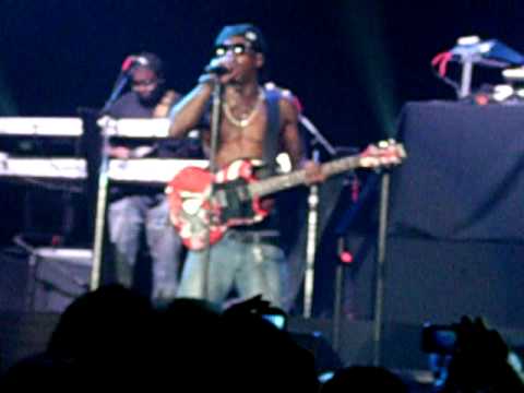 prom queen lil wayne tha carter 3 the rebirth. Lil Wayne Prom Queen Pictures. prom queen lil wayne tha carter 3 the rebirth.