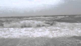 Watch Squeeze Loves Crashing Waves video