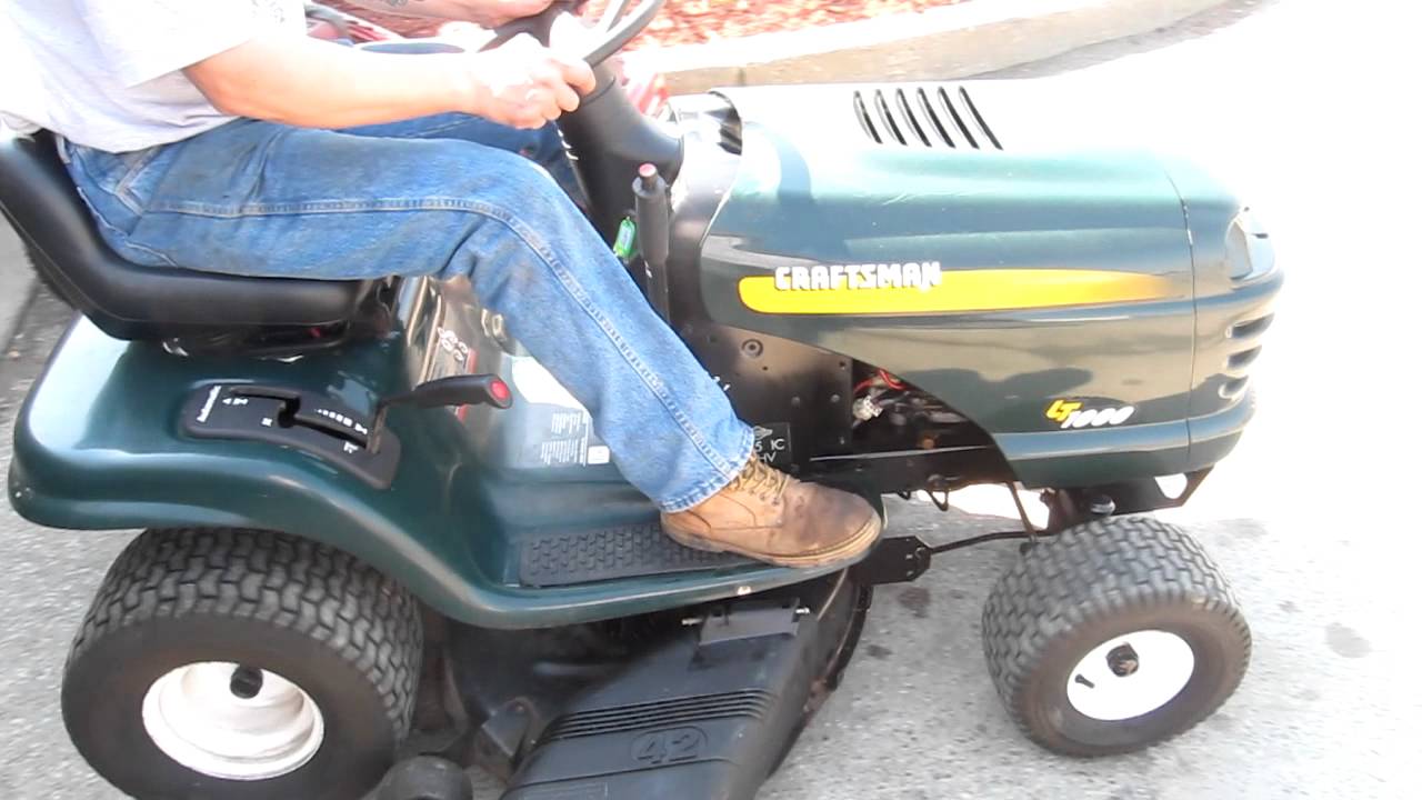 Craftsman LT1000 Riding Lawnmower - YouTube