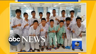 Divers describe scary moment during Thai cave rescue Divers describe scary moment during Thai cave rescue