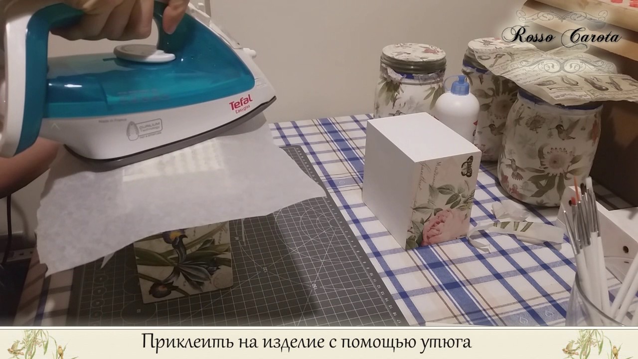 Приклеивание салфеток в декупаже Приклеивание салфеток в декупаже