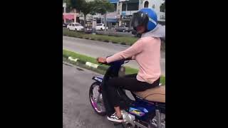 Awek Ex5
