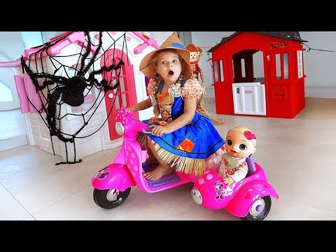 Diana chơi Halloween