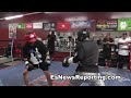 rios makes the day of a young fighter sparring him after hours of training EsNews