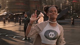Shuri Showing Middle Finger To Black Panther (T'challa) - HD Clip Shuri Showing Middle Finger To Black Panther (T'challa) - HD Clip