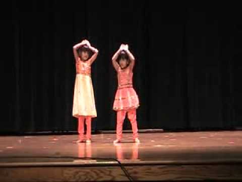 Dete Kon Dete Kon - Performed By Janhavi Kaurwar & Yashika Nabar...