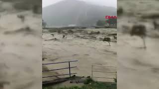 Sinopta Şiddetli Yağış Sele Neden Oldu,Araçlar Sürüklendiayancık Köprüsü Sel Suları Altında Kaldı.
