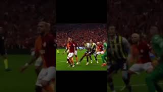 Icardi Direğe Çarpma Anı