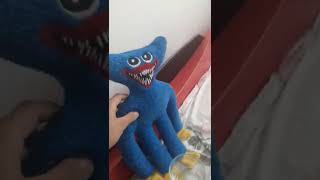 Salonda Top Oynayan Çocuk