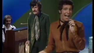 Tom Jones & The Moody Blues - It's A Hang Up Baby - This Is Tom Jones Tv Show 1969