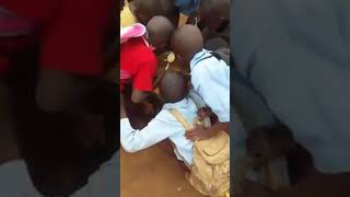Un Millón De Niñitos De Mueren De Hambre En África Y Un Silencio Se Duerme Contemplandolos
