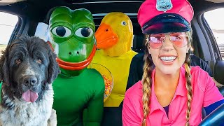 Police Surprises Frog And Rubber Ducky With Car Ride Chase