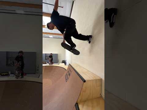 Rate this line⁉️ #skateclipsdaily #miniramp #skateboarding #skateramp #skate #skatepark