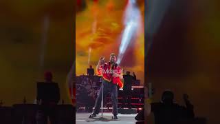 Ricky Martin Vishet Me Flamurin Kuqezi Ju Dua Tirana