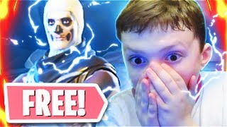 Surprising My Little Brother With The SKULL TROOPER In Fortnite Battle Royale! (Free Skull Trooper)