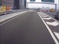 私家車切雙白線逼開的士