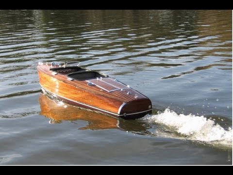 Pro boat classic runabout chris craft barrel back 1940 - YouTube