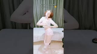 Raluca Dançando Kkkkkkkkkk