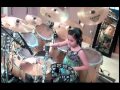 niña 10 anyos toca la bateria