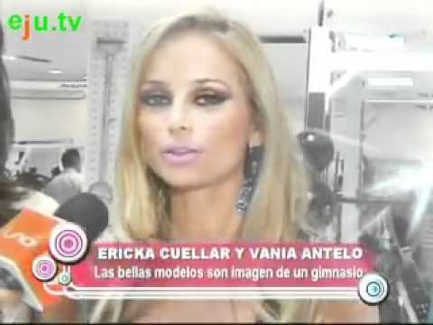Vania Antelo y Erika Cuellar imagen de un gimnasio Viva Bolivia Unida Carajo !!!
