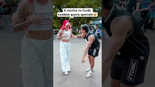 Ensinei A Menina A Dançar