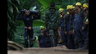 Thai cave divers rescue first 4 boys Thai cave divers rescue first 4 boys