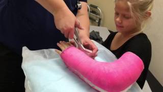 Trinity Getting Her Cast Off