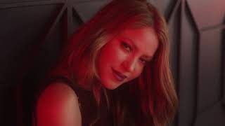 Shakira - Dance Red Midnight (15