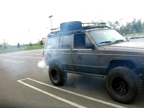 Jeep Cherokee Xj 1995. a 1995 Jeep Cherokee XJ