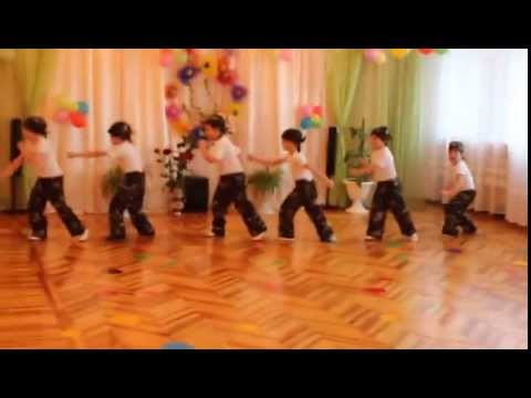 Танец на новый год в школе с мальчиками Танец на новый год в школе с мальчиками